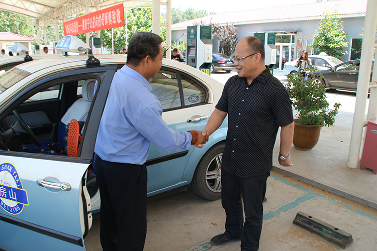 “腰痛寧公益”最辛苦職業評選啟動，的哥首獲關愛